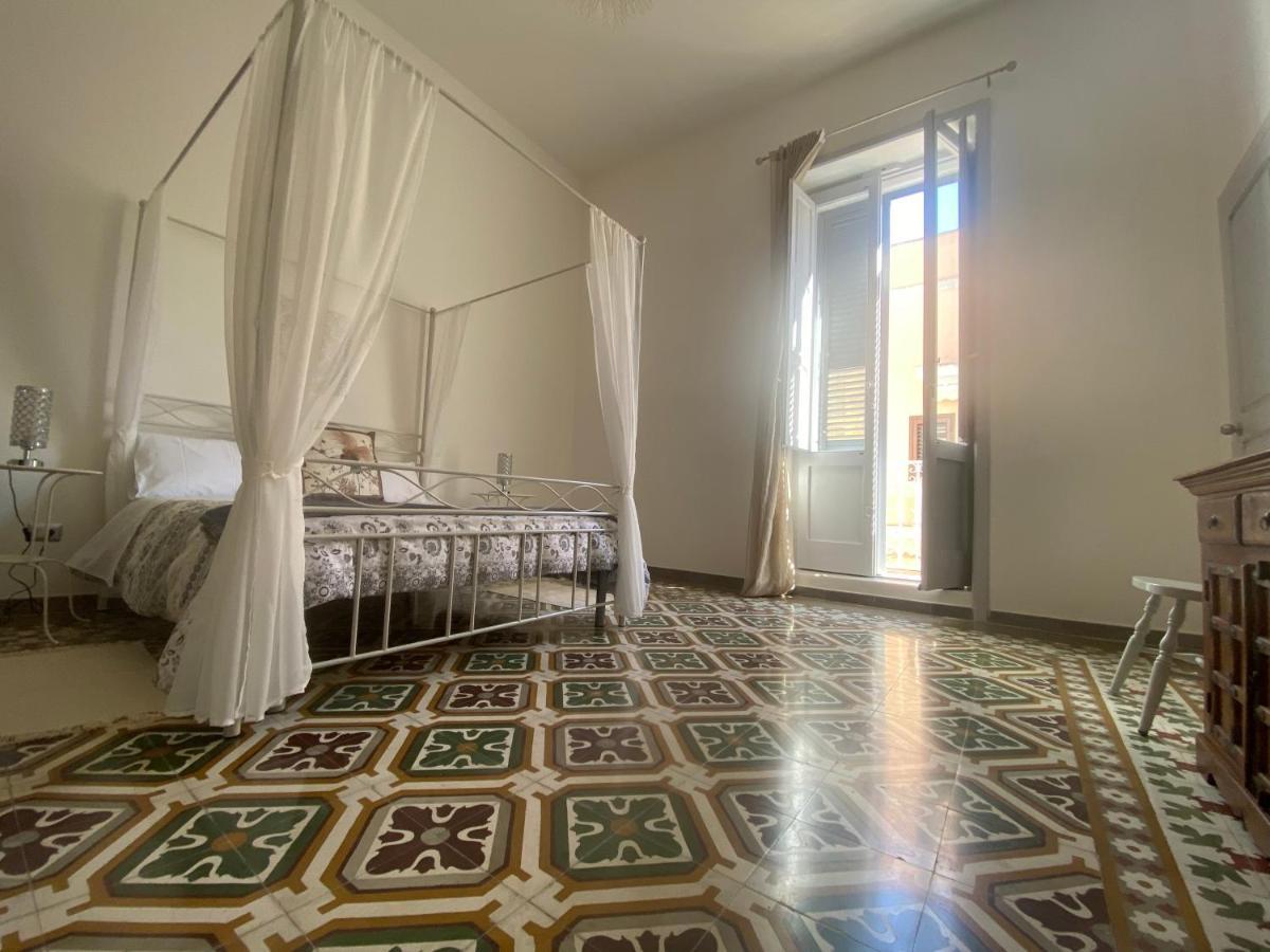 La Casa Di Nonna Titina Apartment Lecce Bagian luar foto